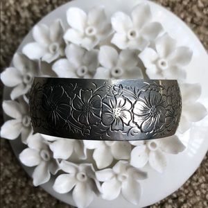 Vintage Engraved Cosmos flower bangle